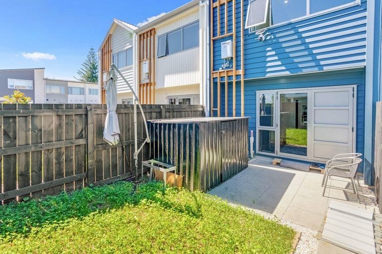 Photo of property in 17 Valour Lane, Papakura, 2110