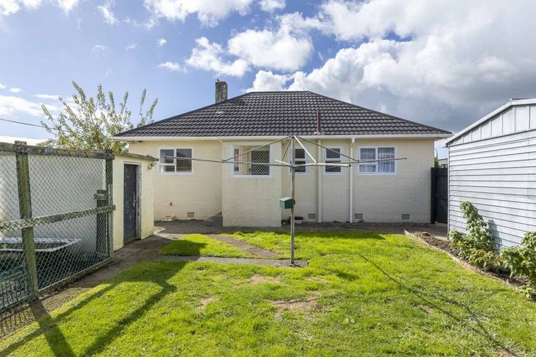 Photo of property in 55 Wrantage Street, Westown, New Plymouth, 4310