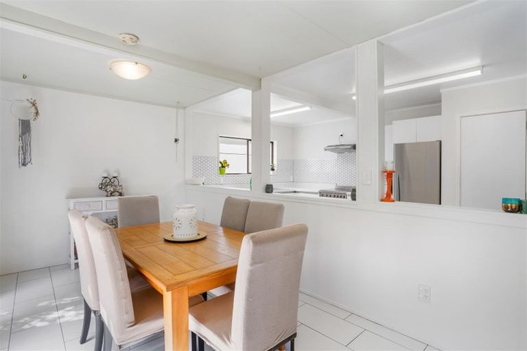 Photo of property in 16 Janome Place, Bucklands Beach, Auckland, 2014