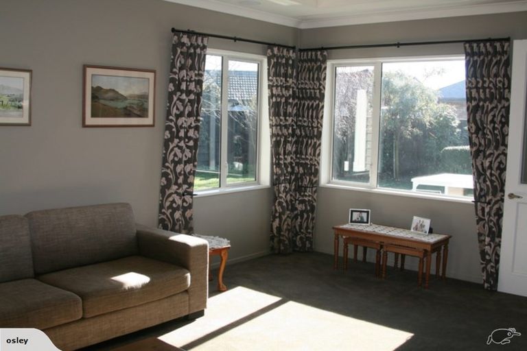 Photo of property in 1 Holly Place, Rangiora, 7400