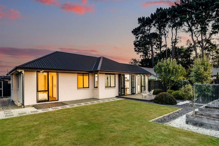 Photo of property in 4 Schofield Lane, Hornby, Christchurch, 8025