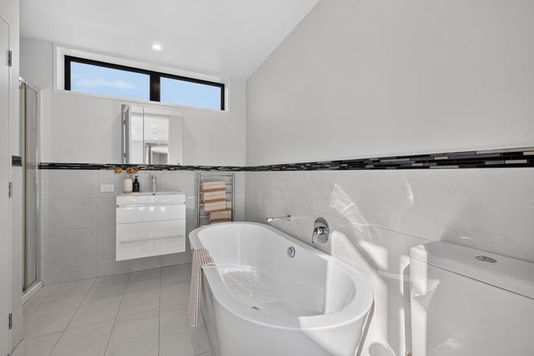 Photo of property in 74 Glenstrae Road, Redcliffs, Christchurch, 8081