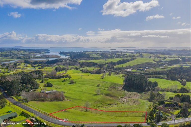 Photo of property in 118 Trig Road, South Head, Helensville, 0874