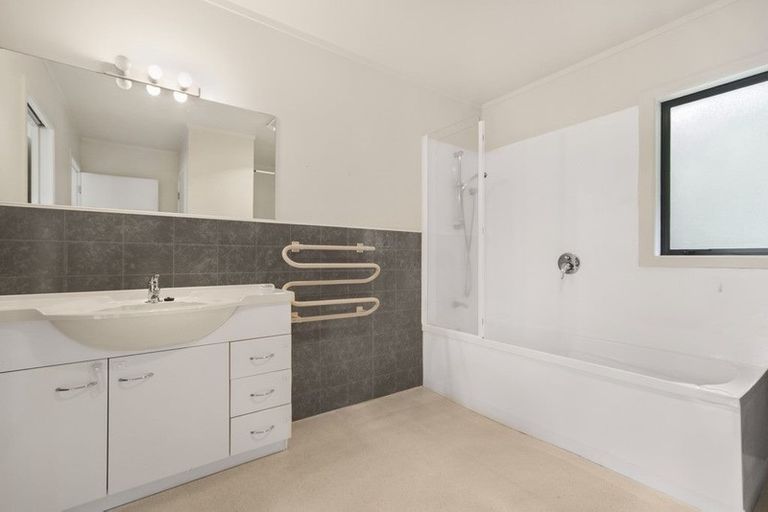 Photo of property in 40 Stratford Road, Manurewa, Auckland, 2105