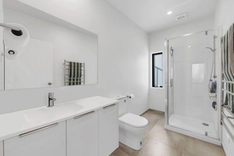 Photo of property in 16 Grove Lane, Pakuranga, Auckland, 2010