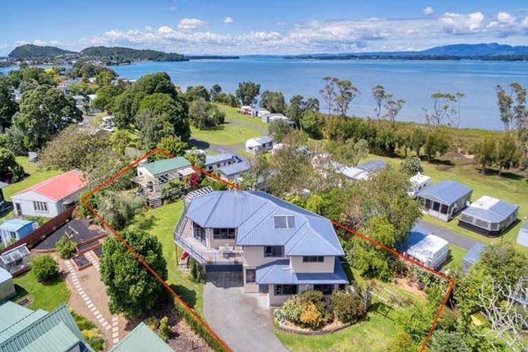 Photo of property in 21 Athenree Road, Athenree, Katikati, 3177