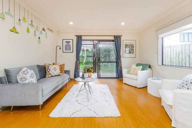 Photo of property in 10d Evans Road, Weymouth, Auckland, 2103