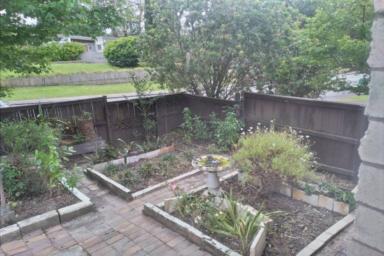 Photo of property in 1/47 Bentley Avenue, Glenfield, Auckland, 0629