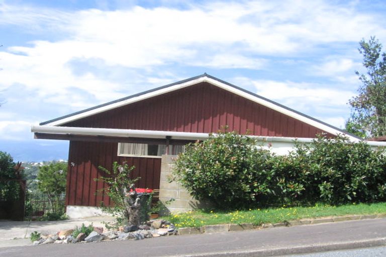 Photo of property in 51 Winston Street, Crofton Downs, Wellington, 6035