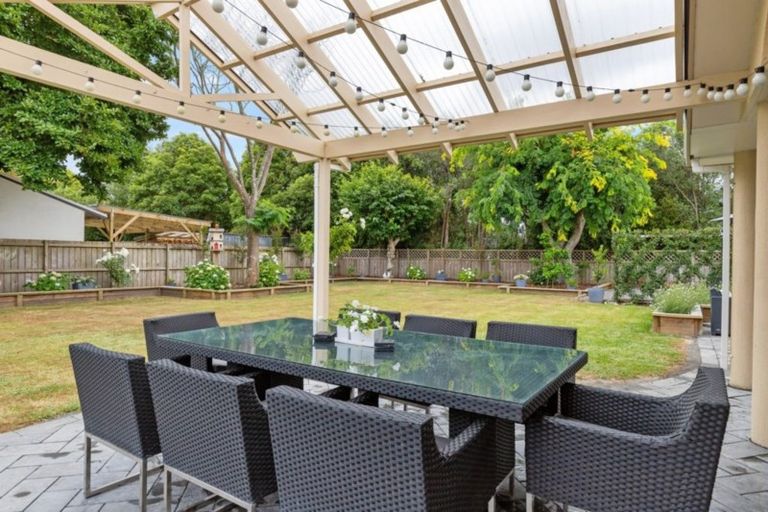 Photo of property in 2 Fernwater Place, Flagstaff, Hamilton, 3210