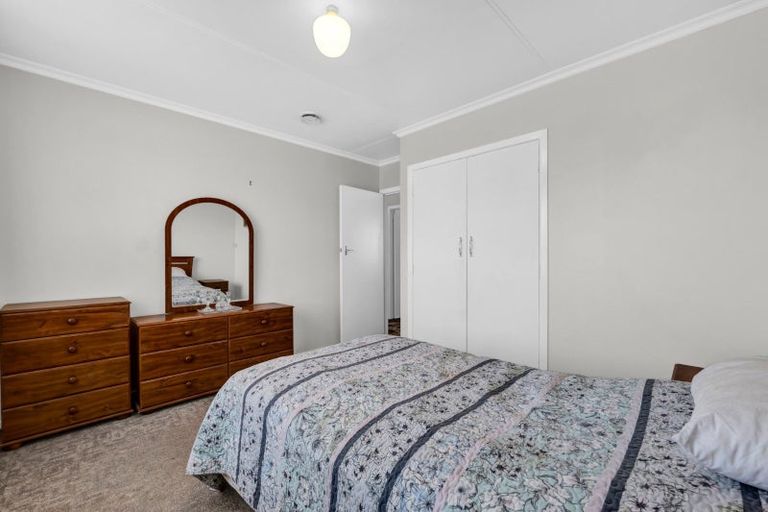 Photo of property in 9 Kowhai Street, Strandon, New Plymouth, 4312