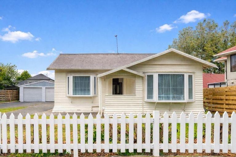 Photo of property in 239 Fitzherbert Avenue, West End, Palmerston North, 4410