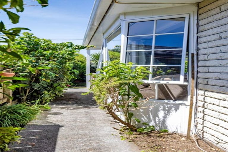 Photo of property in 20 Sackville Street, Fitzroy, New Plymouth, 4312