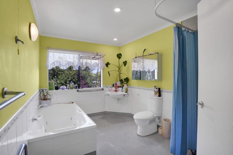 Photo of property in 8 Horizon Heights, Whalers Gate, New Plymouth, 4310