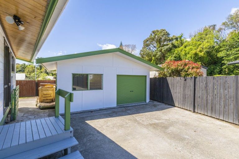Photo of property in 30 Hookway Grove, Paraparaumu, 5032