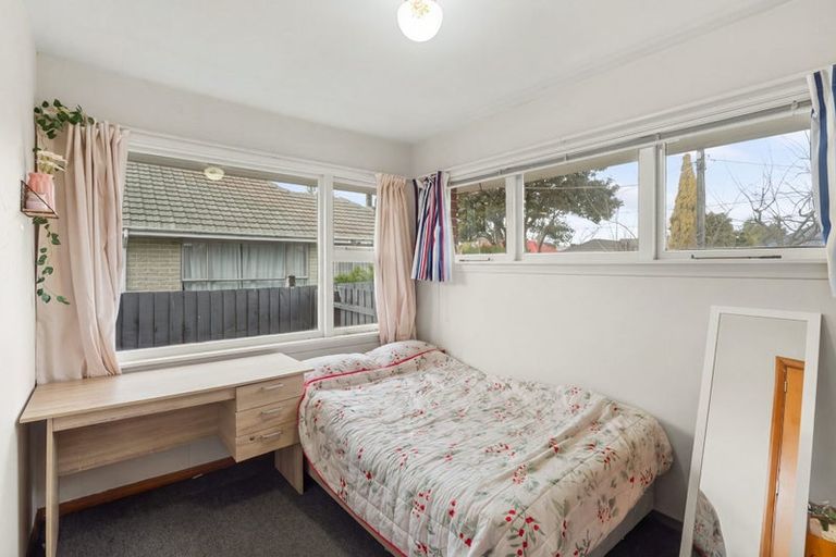 Photo of property in 33 Acacia Avenue, Upper Riccarton, Christchurch, 8041