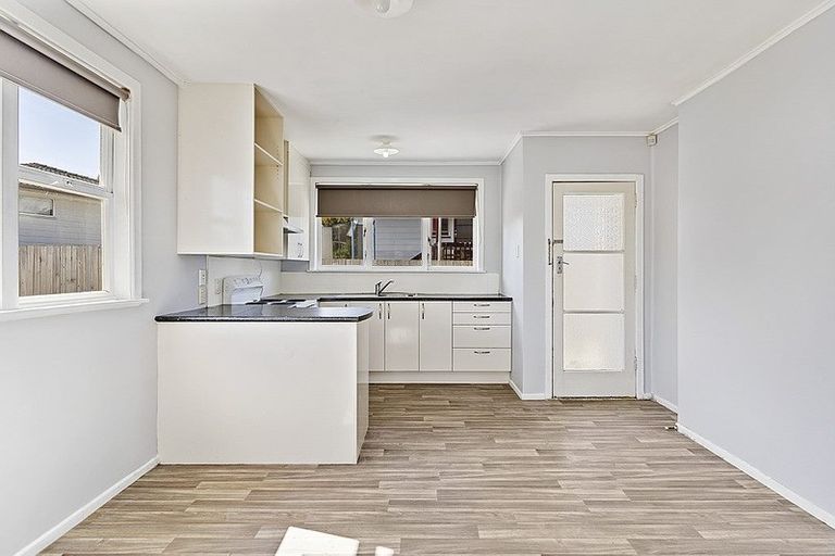 Photo of property in 16a Penfold Place, Henderson, Auckland, 0610