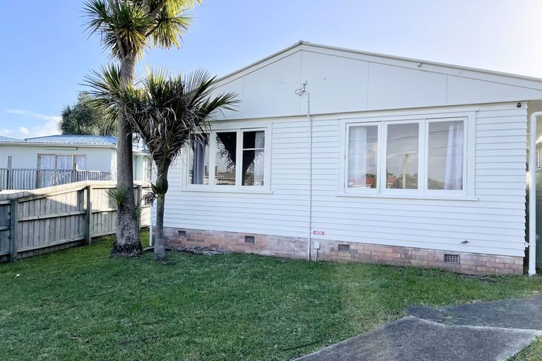 Photo of property in 11 Surrey Street, Manurewa, Auckland, 2102