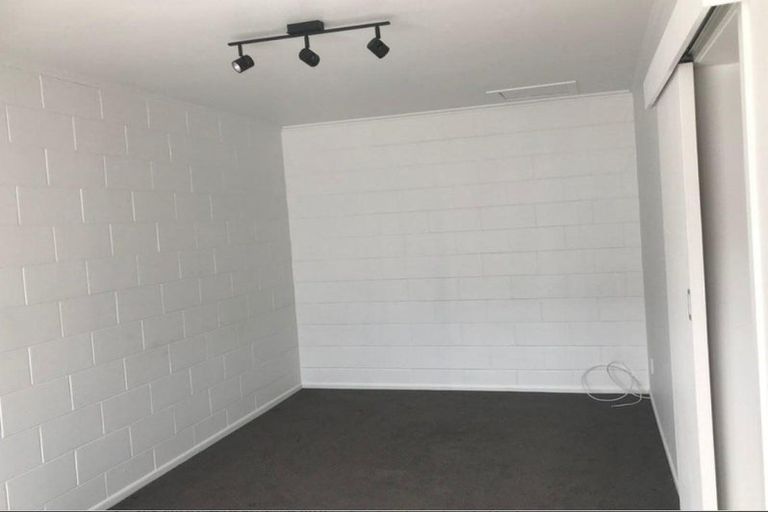 Photo of property in 2/18 Aubrey Street, Regent, Whangarei, 0112