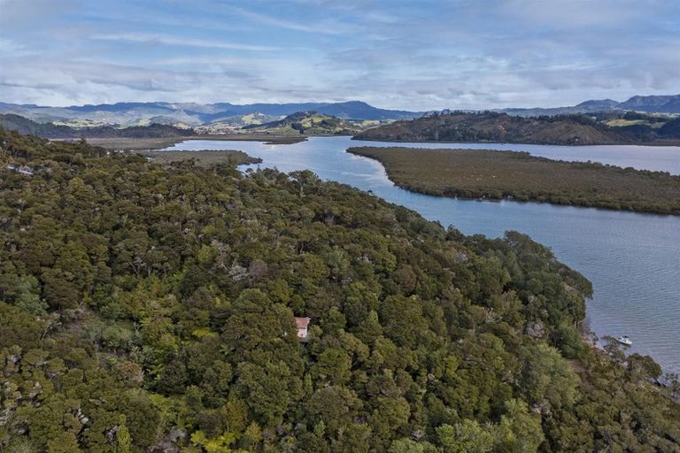Photo of property in 295 Kopaki Point, Cooks Beach, Whitianga, 3591