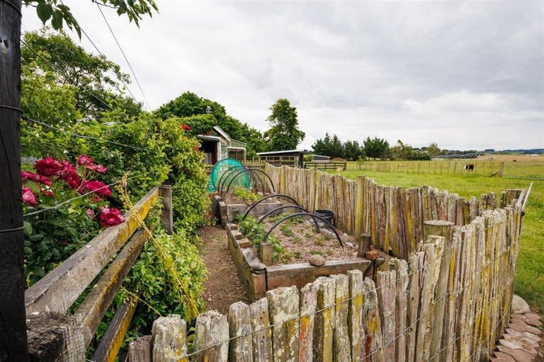 Photo of property in 552 Porewa Road, Marton, 4787