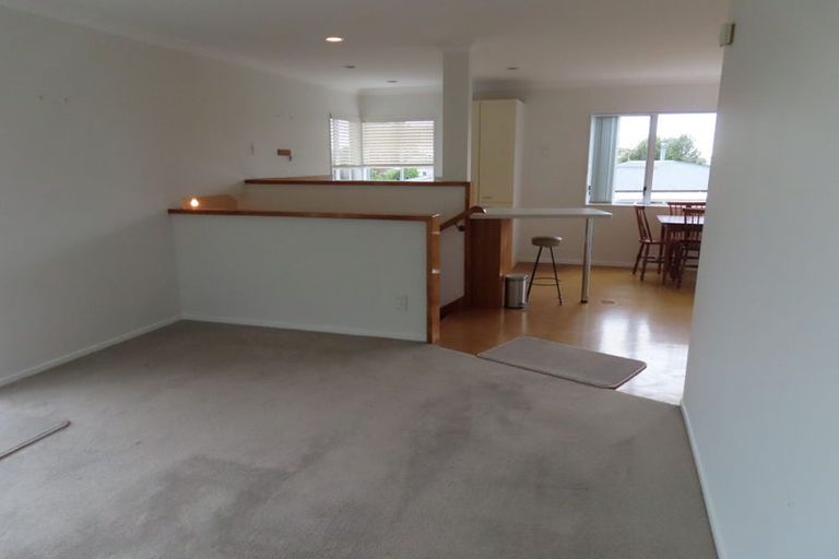 Photo of property in 40 Neeve Road, Taradale, Napier, 4112