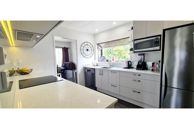 Photo of property in 221 Mahia Road, Wattle Downs, Auckland, 2103