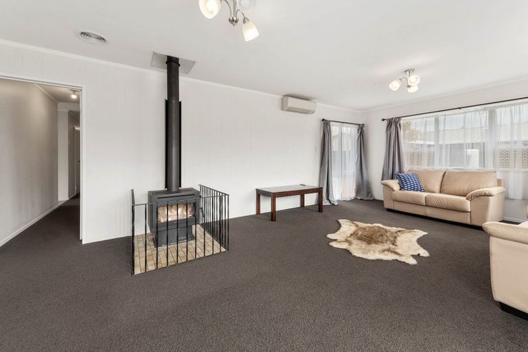 Photo of property in 49 Neri Crescent, Pomare, Rotorua, 3015