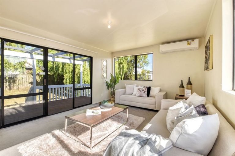 Photo of property in 22 Janese Place, Weymouth, Auckland, 2103