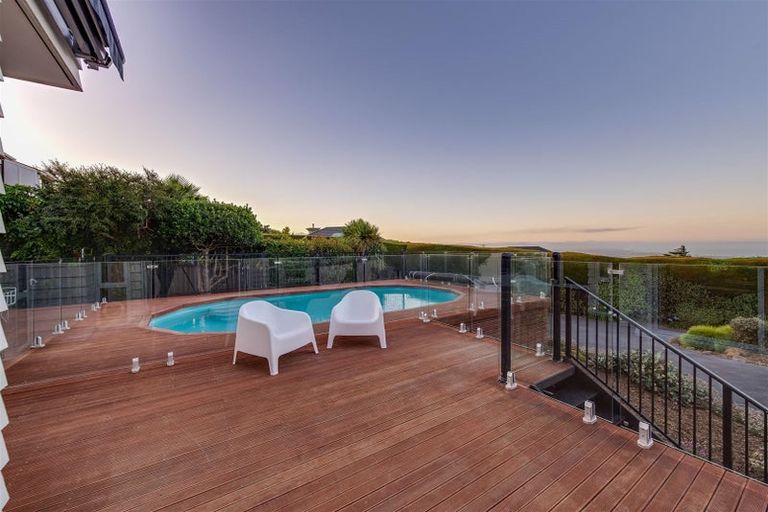 Photo of property in 40 Belleview Terrace, Mount Pleasant, Christchurch, 8081