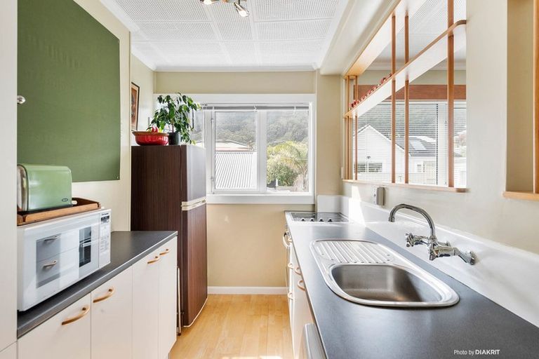 Photo of property in Victoria Court, 8/4 Queen Street, Mount Victoria, Wellington, 6011