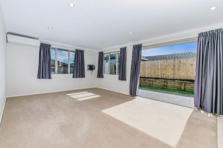 Photo of property in 15 Karika Place, Massey, Auckland, 0614