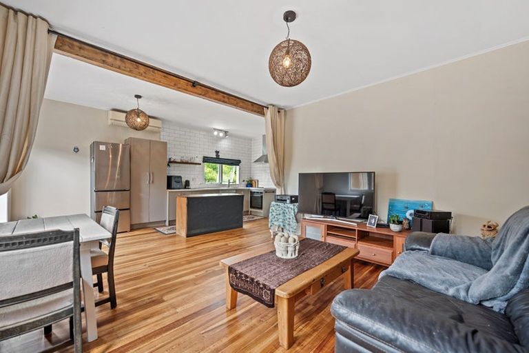 Photo of property in 140 Awaroa Road, Helensville, 0800