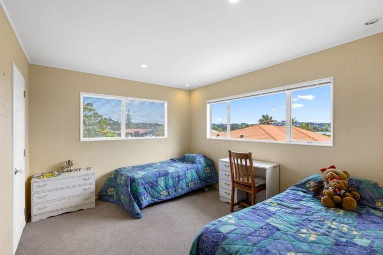 Photo of property in 6 Settlers Grove, Orewa, 0931