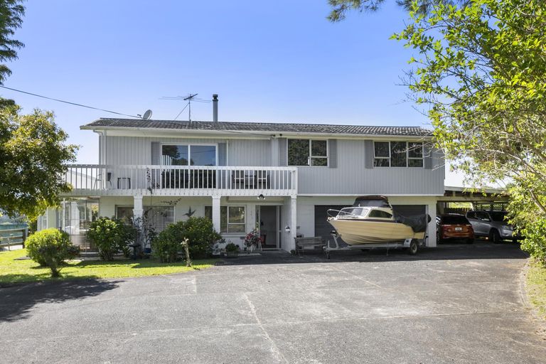 Photo of property in 16 Mcmurray Road, Hunua, Papakura, 2584