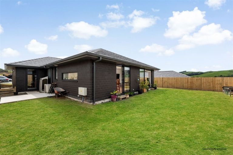Photo of property in 37 Urumaraki Avenue, Helensville, 0800