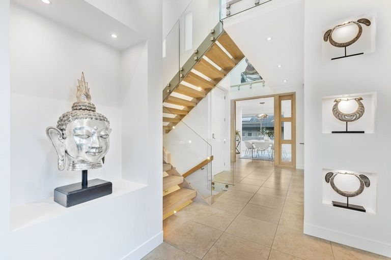 Photo of property in 12 Hauraki Road, Hauraki, Auckland, 0622