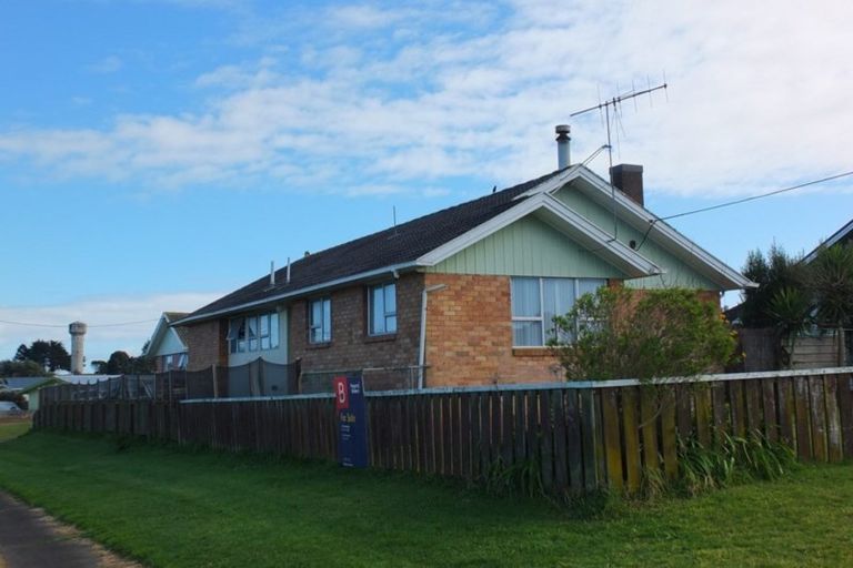 Photo of property in 15 Brown Street, Foxton, 4814