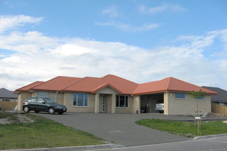Photo of property in 8 Belgrave Drive, Rangiora, 7400