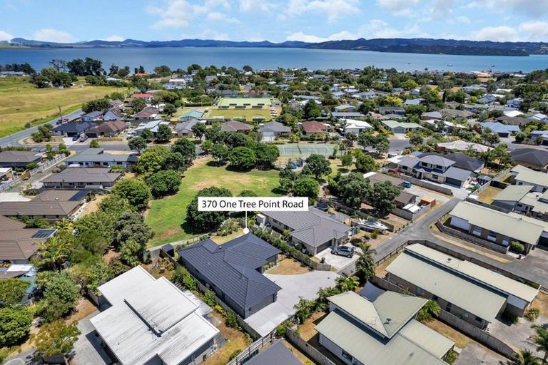 Photo of property in 370 One Tree Point Road, One Tree Point, 0118