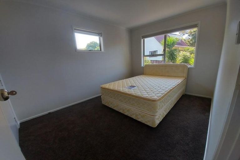Photo of property in 34 Preston Avenue, Henderson, Auckland, 0610