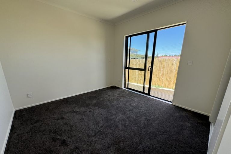 Photo of property in 22c Toru Street, Te Atatu Peninsula, Auckland, 0610