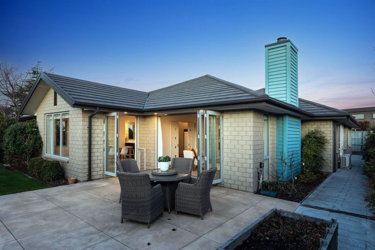 Photo of property in 4 Gamblins Road, Saint Martins, Christchurch, 8022