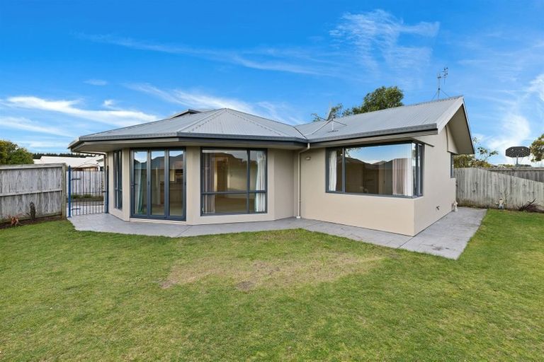 Photo of property in 2 Anglesea Avenue, Parklands, Christchurch, 8083