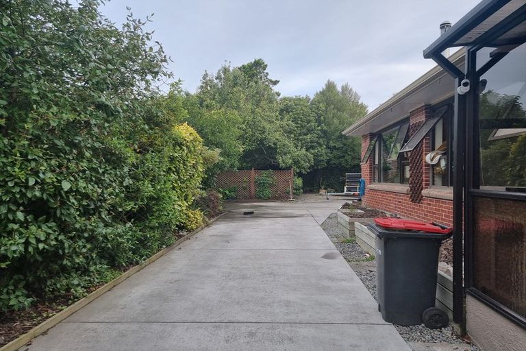 Photo of property in 4 Oakfield Street, Burnside, Christchurch, 8053