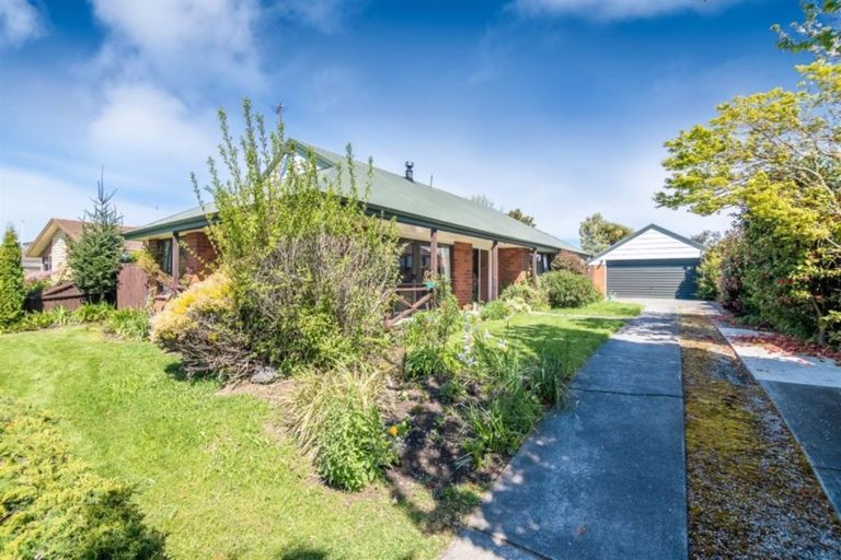 Photo of property in 41 Karnak Crescent, Russley, Christchurch, 8042