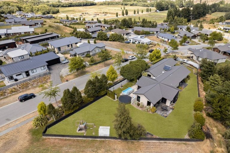 Photo of property in 38 Rere Road, Lake Hayes, Queenstown, 9304