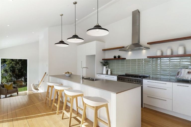 Photo of property in 11 Willow Avenue, Birkenhead, Auckland, 0626