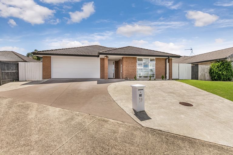 Photo of property in 39 Sunningdale Street, Wattle Downs, Auckland, 2103