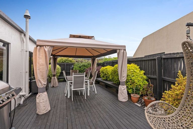 Photo of property in 2 Calverton Place, Halswell, Christchurch, 8025